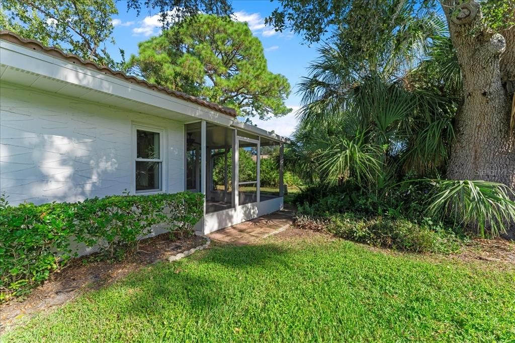 Active With Contract: $315,000 (2 beds, 2 baths, 1531 Square Feet)