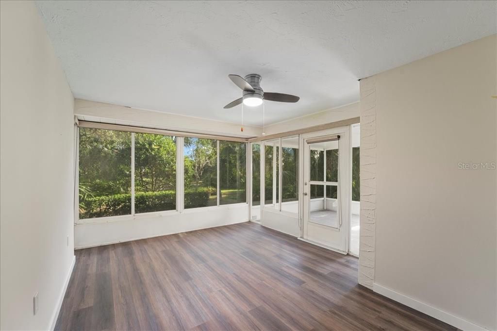 Active With Contract: $315,000 (2 beds, 2 baths, 1531 Square Feet)