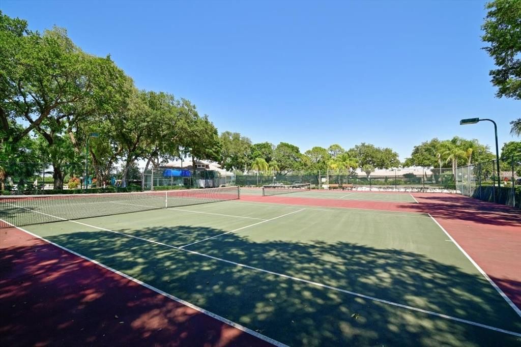 Active With Contract: $315,000 (2 beds, 2 baths, 1531 Square Feet)