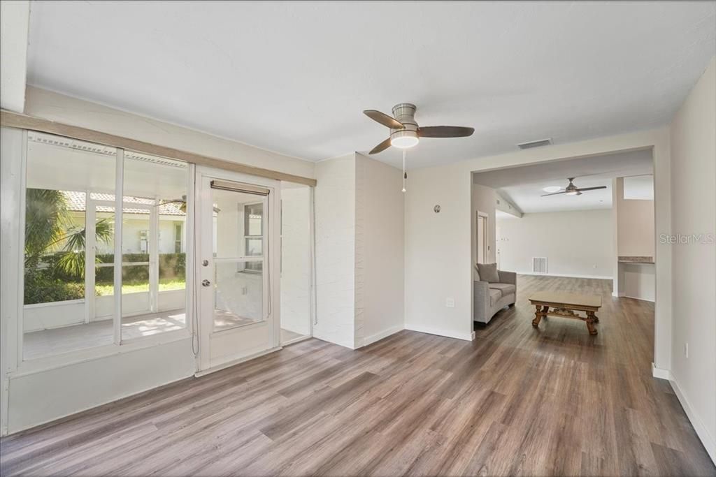 Active With Contract: $315,000 (2 beds, 2 baths, 1531 Square Feet)