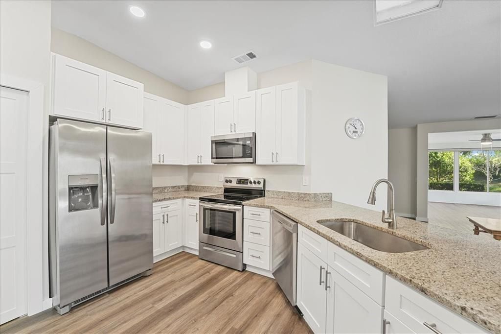 Active With Contract: $315,000 (2 beds, 2 baths, 1531 Square Feet)