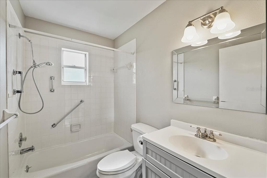 Active With Contract: $315,000 (2 beds, 2 baths, 1531 Square Feet)