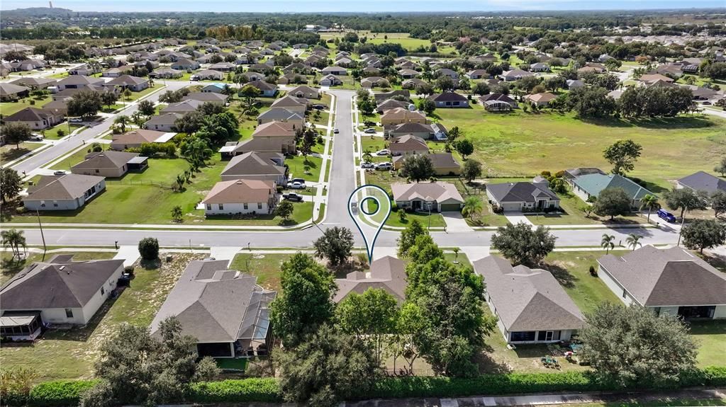 合同活跃: $275,000 (3 贝兹, 2 浴室, 1367 平方英尺)