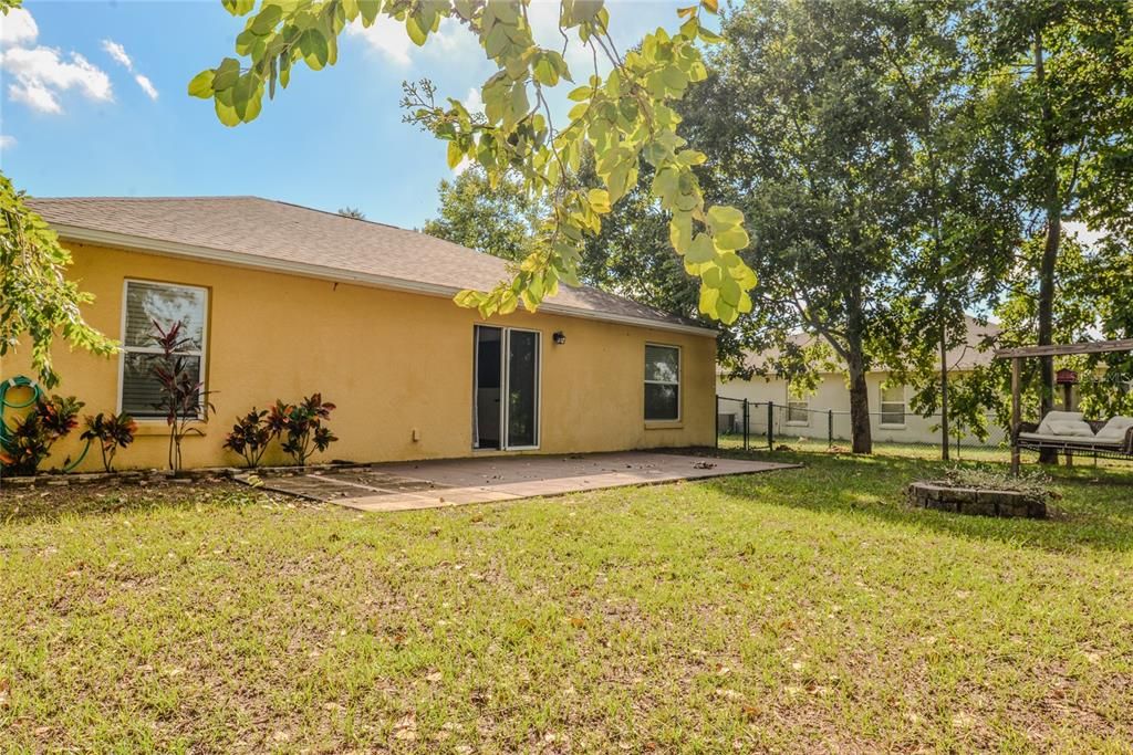 合同活跃: $275,000 (3 贝兹, 2 浴室, 1367 平方英尺)