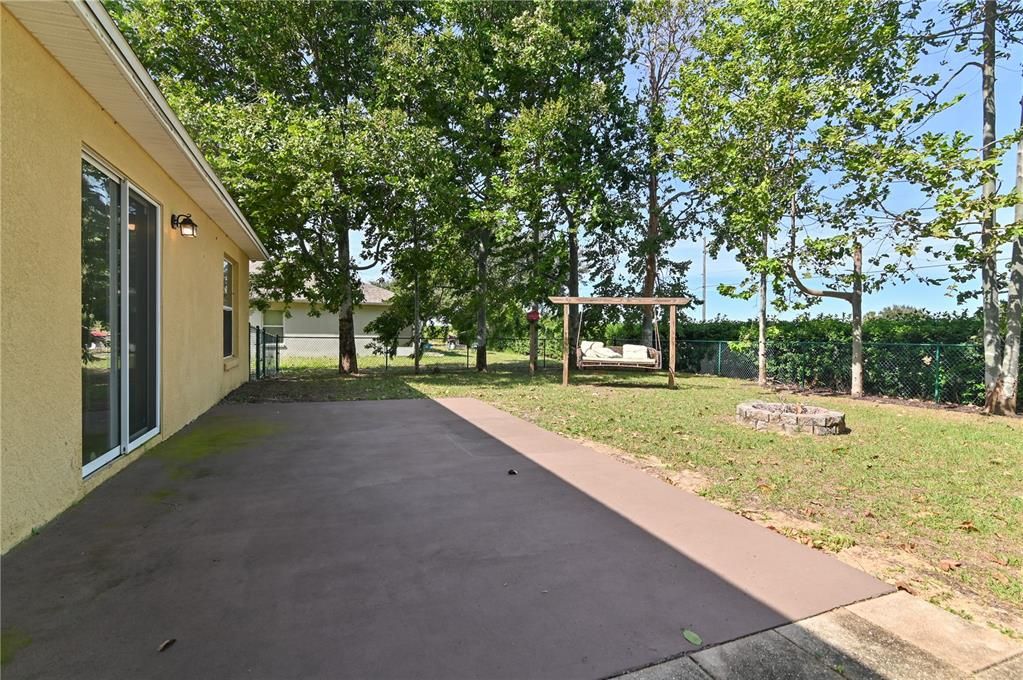 合同活跃: $275,000 (3 贝兹, 2 浴室, 1367 平方英尺)