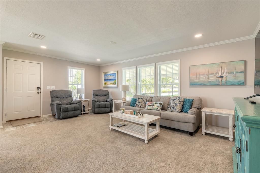 待售: $275,000 (2 贝兹, 2 浴室, 1442 平方英尺)