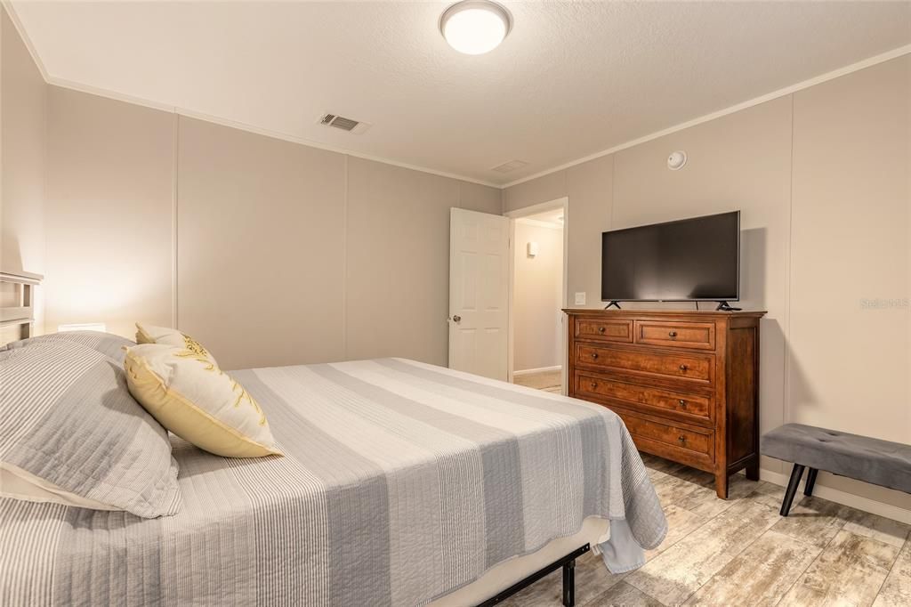 待售: $275,000 (2 贝兹, 2 浴室, 1442 平方英尺)