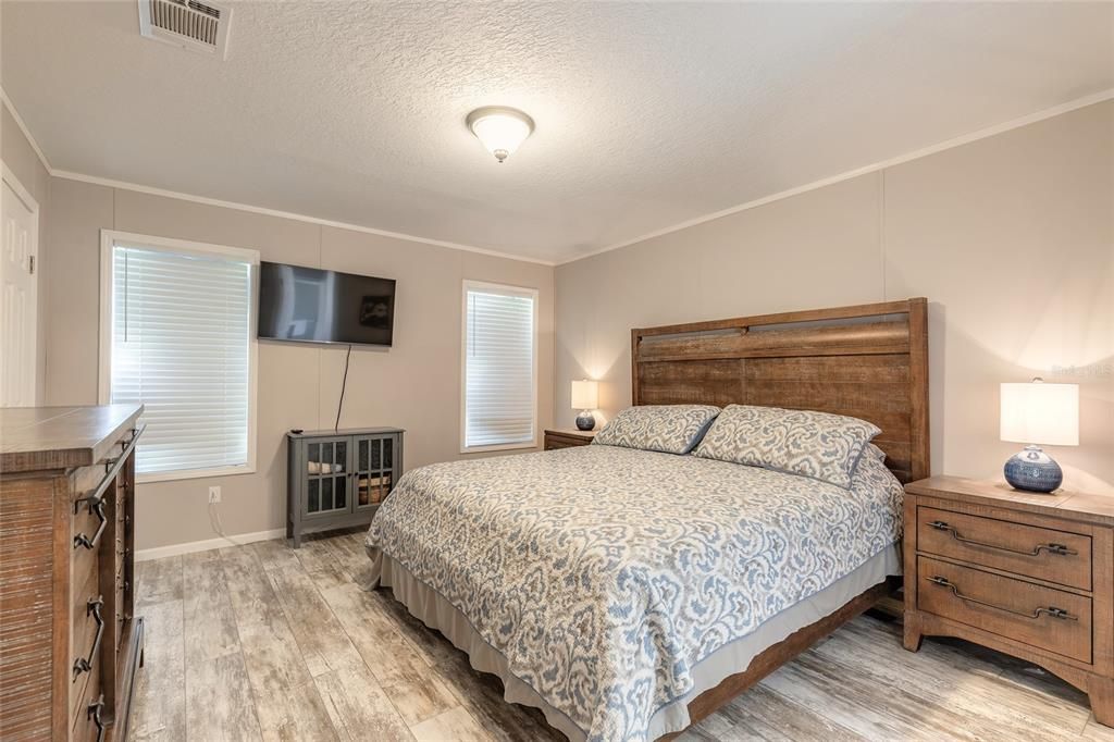 待售: $275,000 (2 贝兹, 2 浴室, 1442 平方英尺)