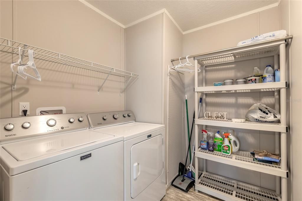 待售: $275,000 (2 贝兹, 2 浴室, 1442 平方英尺)