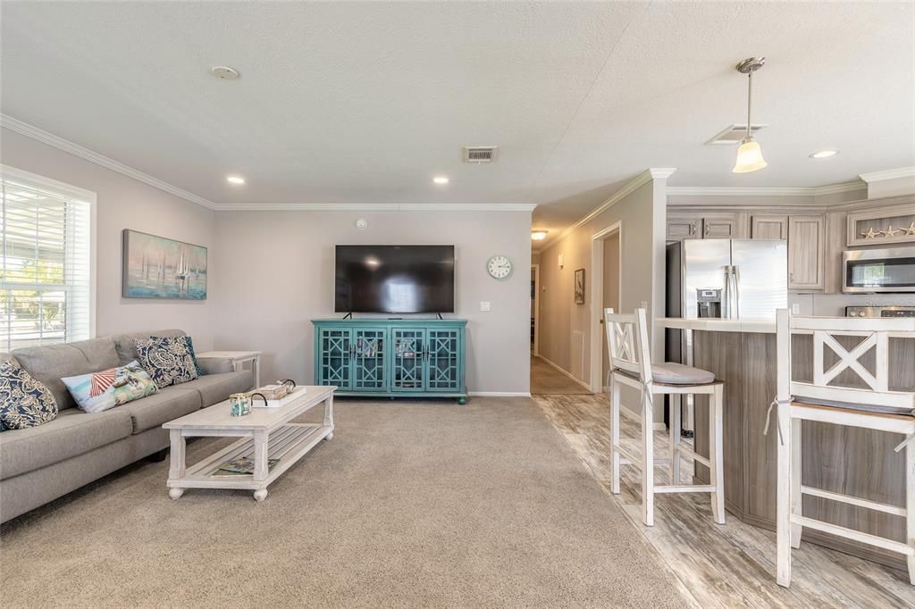 待售: $275,000 (2 贝兹, 2 浴室, 1442 平方英尺)