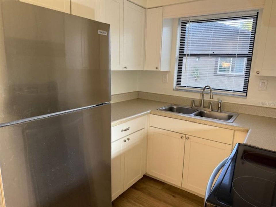 For Sale: $145,000 (2 beds, 1 baths, 1053 Square Feet)