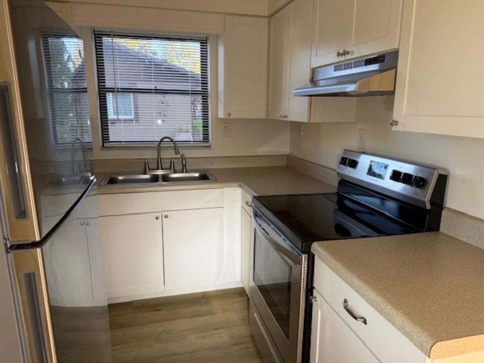 For Sale: $145,000 (2 beds, 1 baths, 1053 Square Feet)