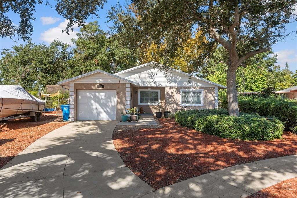 For Sale: $395,000 (3 beds, 2 baths, 1130 Square Feet)