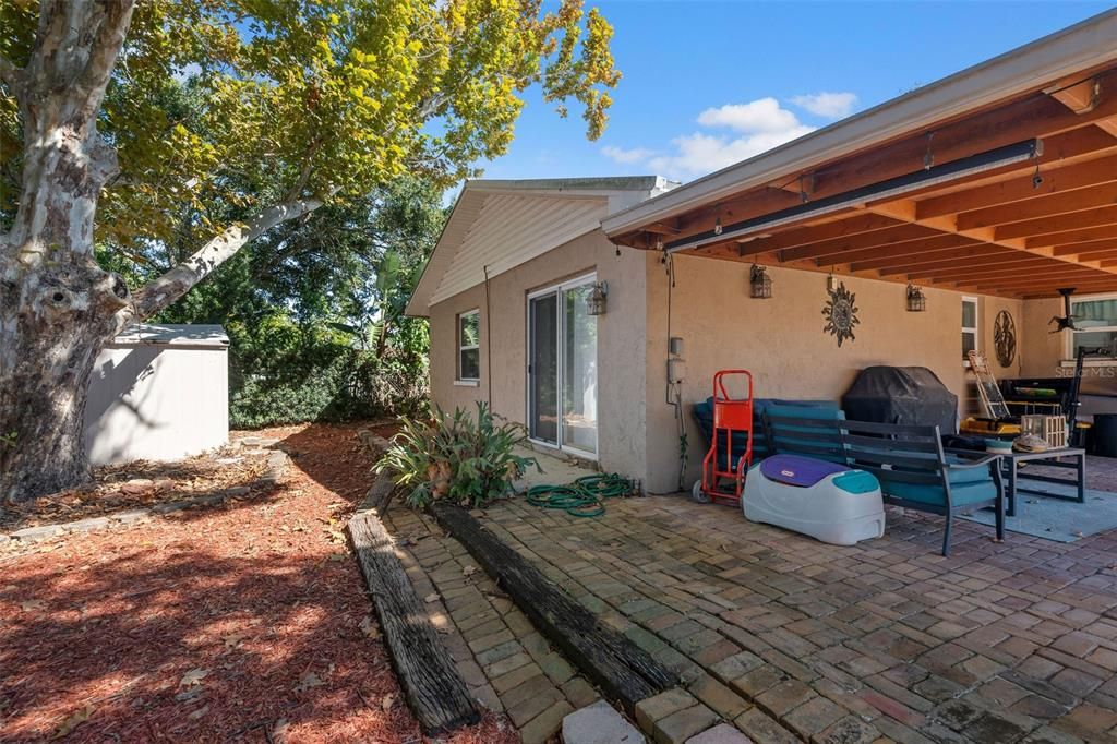 For Sale: $395,000 (3 beds, 2 baths, 1130 Square Feet)