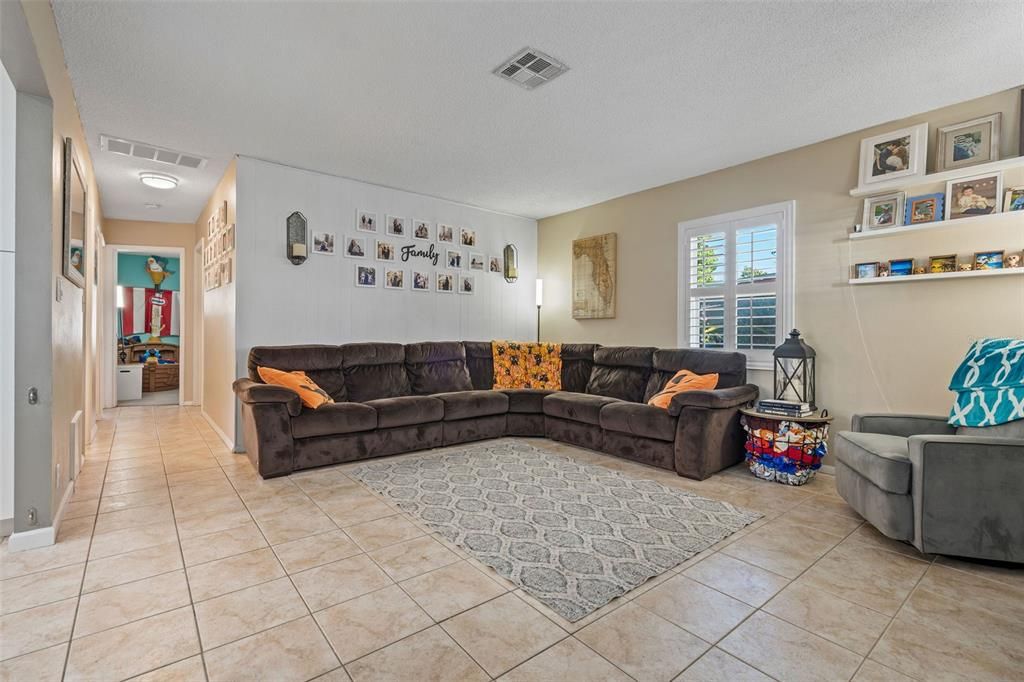 For Sale: $395,000 (3 beds, 2 baths, 1130 Square Feet)
