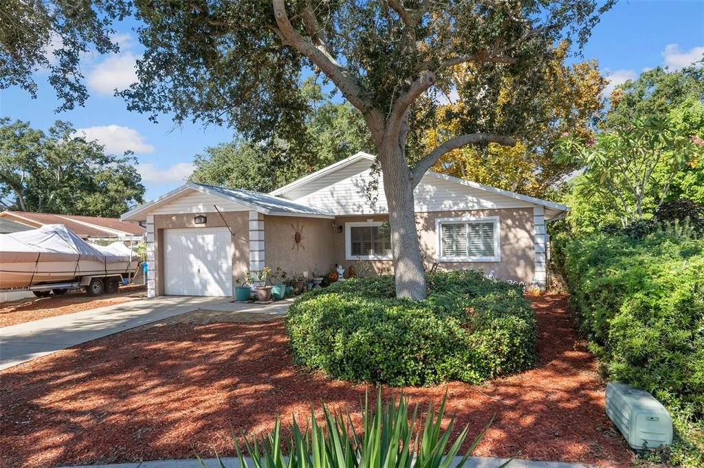 For Sale: $395,000 (3 beds, 2 baths, 1130 Square Feet)