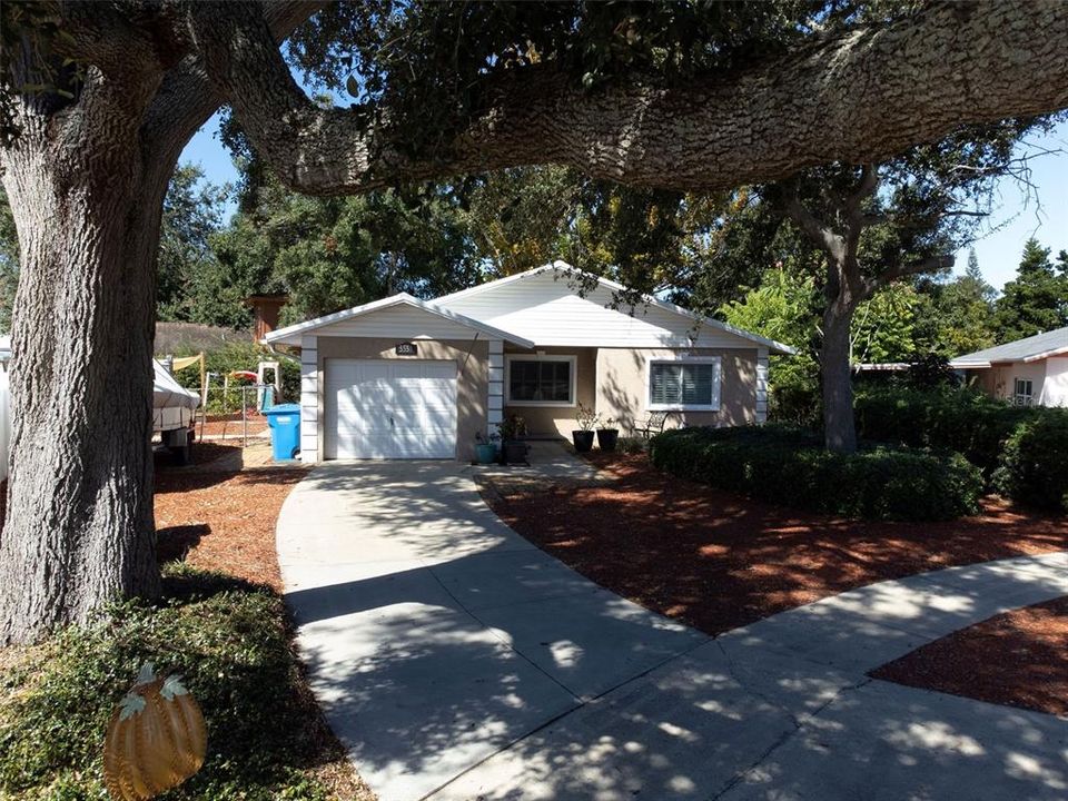 For Sale: $395,000 (3 beds, 2 baths, 1130 Square Feet)