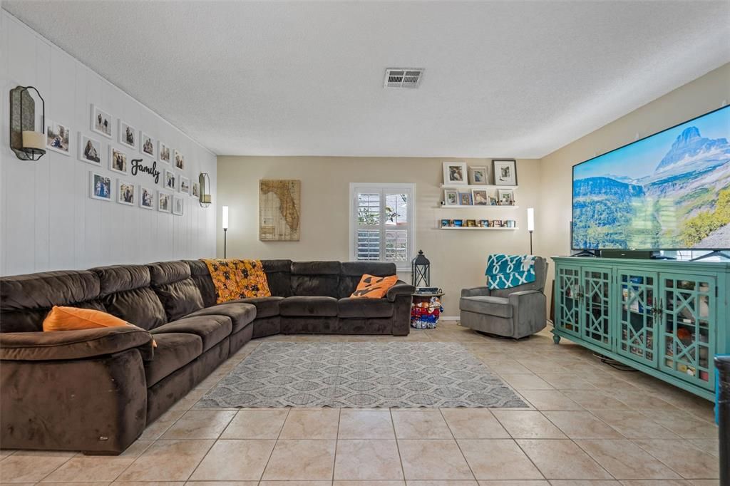 For Sale: $395,000 (3 beds, 2 baths, 1130 Square Feet)