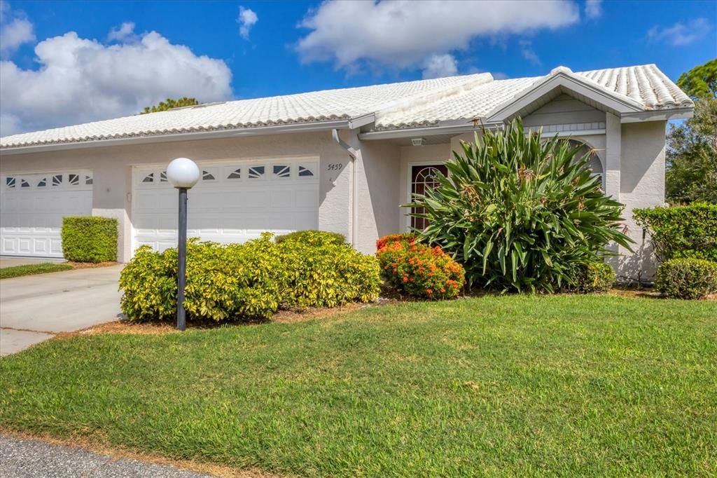 For Sale: $279,900 (3 beds, 2 baths, 1938 Square Feet)