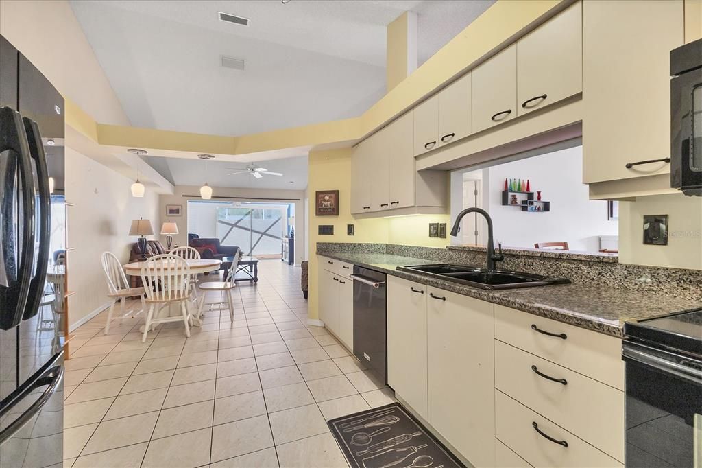 For Sale: $279,900 (3 beds, 2 baths, 1938 Square Feet)