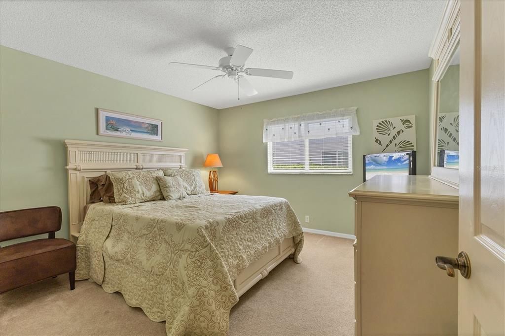 For Sale: $279,900 (3 beds, 2 baths, 1938 Square Feet)