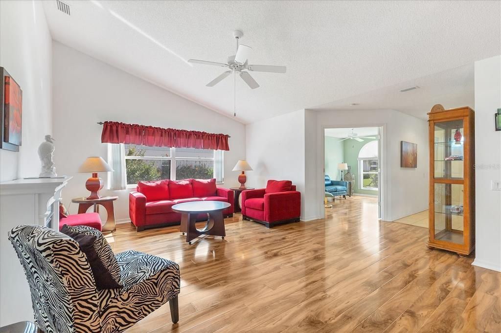 For Sale: $279,900 (3 beds, 2 baths, 1938 Square Feet)