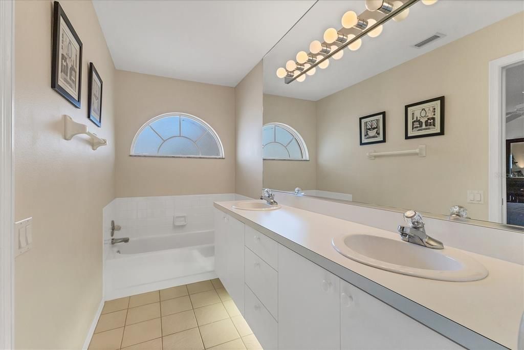 For Sale: $279,900 (3 beds, 2 baths, 1938 Square Feet)