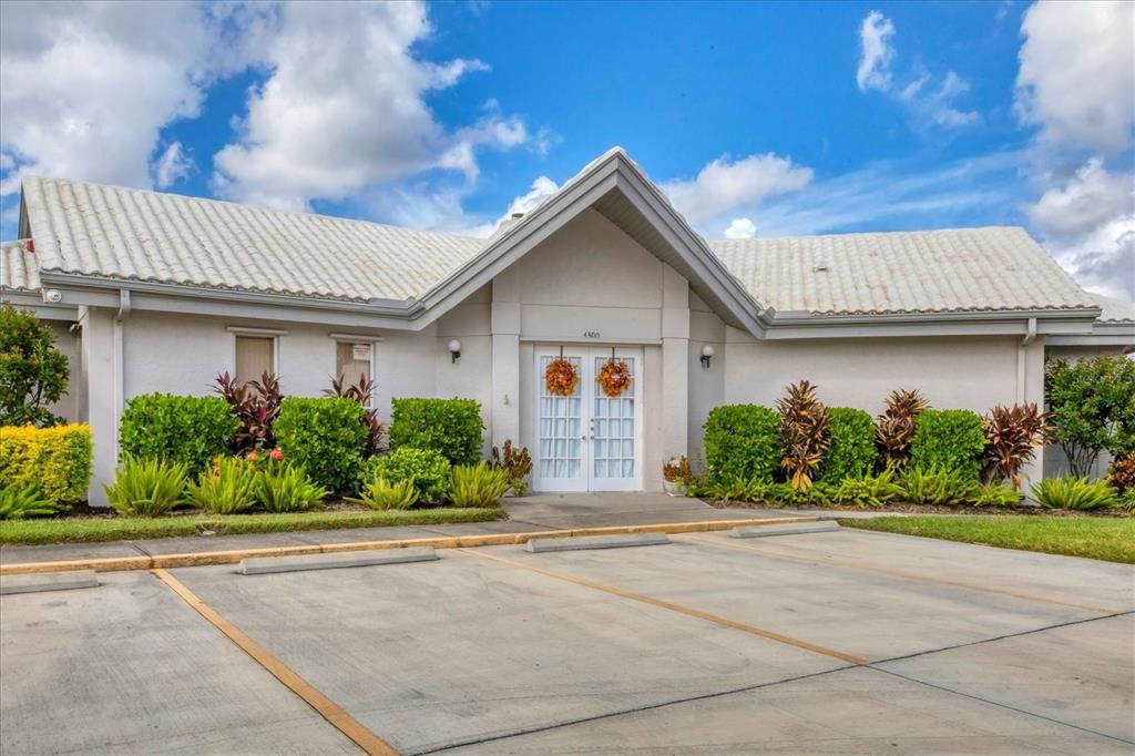 For Sale: $279,900 (3 beds, 2 baths, 1938 Square Feet)