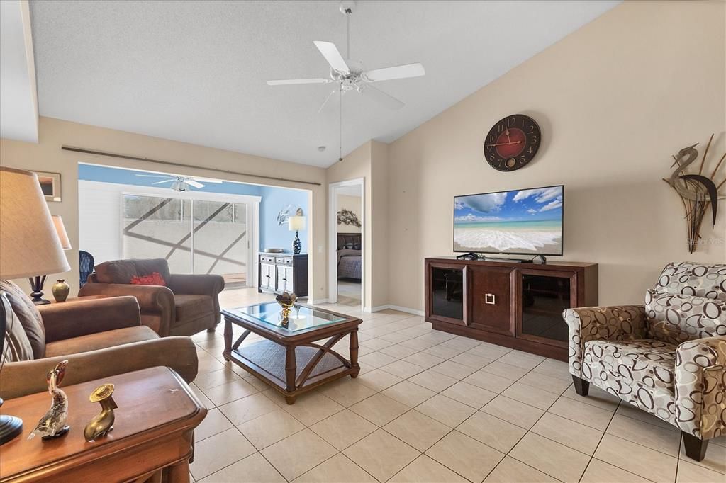 For Sale: $279,900 (3 beds, 2 baths, 1938 Square Feet)