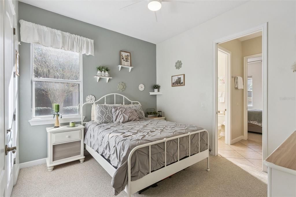 Под контрактом: $795,000 (4 спален, 3 ванн, 3567 Квадратных фут)