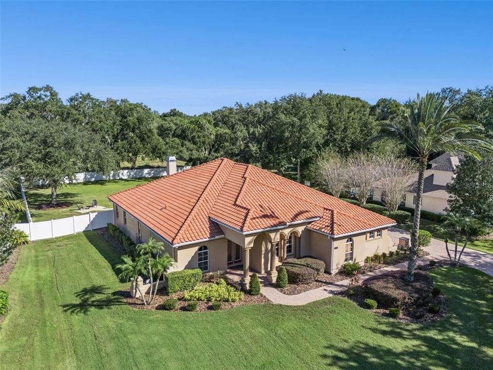 Под контрактом: $795,000 (4 спален, 3 ванн, 3567 Квадратных фут)