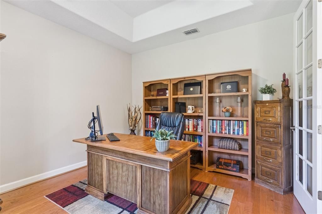 Под контрактом: $795,000 (4 спален, 3 ванн, 3567 Квадратных фут)