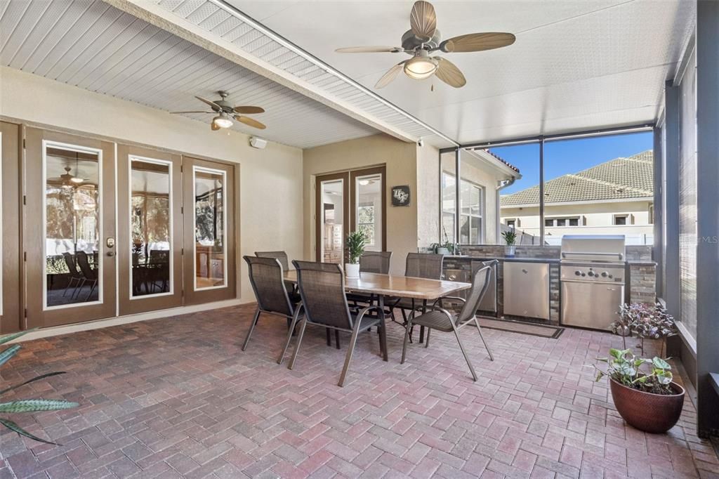 Под контрактом: $795,000 (4 спален, 3 ванн, 3567 Квадратных фут)