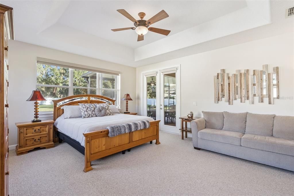 Под контрактом: $795,000 (4 спален, 3 ванн, 3567 Квадратных фут)