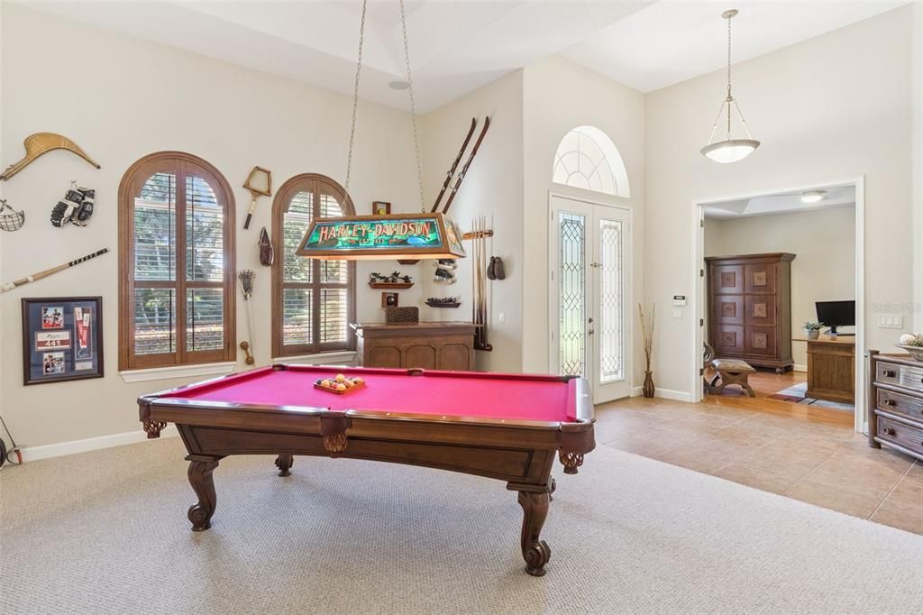 Под контрактом: $795,000 (4 спален, 3 ванн, 3567 Квадратных фут)