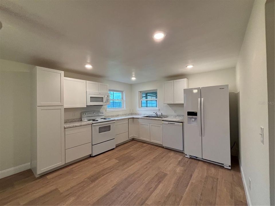 待售: $795,000 (4 贝兹, 3 浴室, 2800 平方英尺)