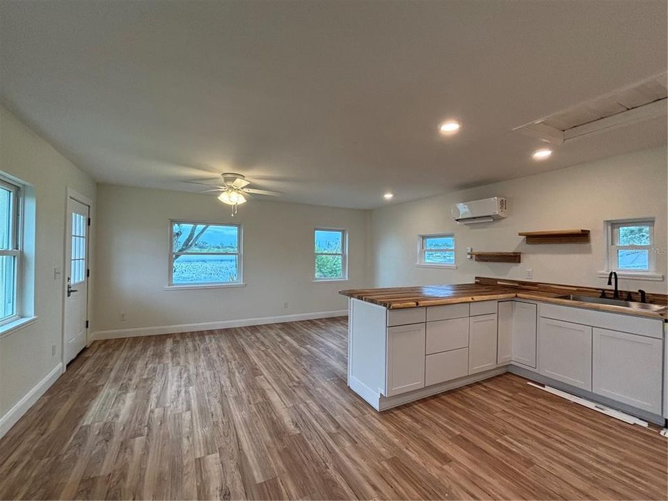 待售: $795,000 (4 贝兹, 3 浴室, 2800 平方英尺)