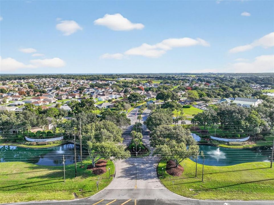 Под контрактом: $299,900 (3 спален, 2 ванн, 1695 Квадратных фут)