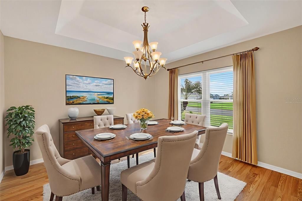 Под контрактом: $299,900 (3 спален, 2 ванн, 1695 Квадратных фут)