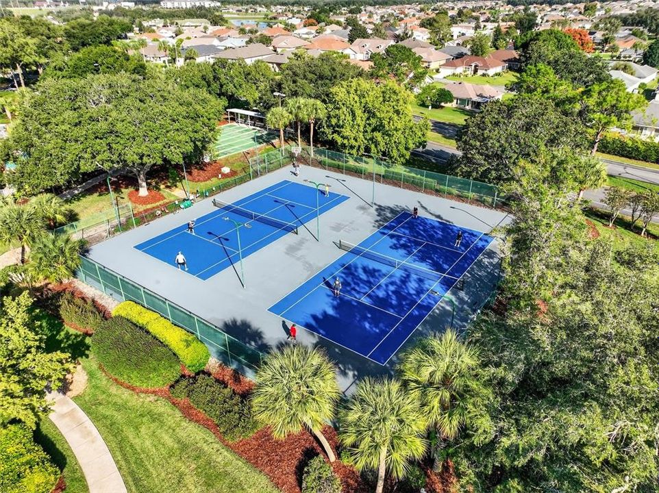 Под контрактом: $299,900 (3 спален, 2 ванн, 1695 Квадратных фут)