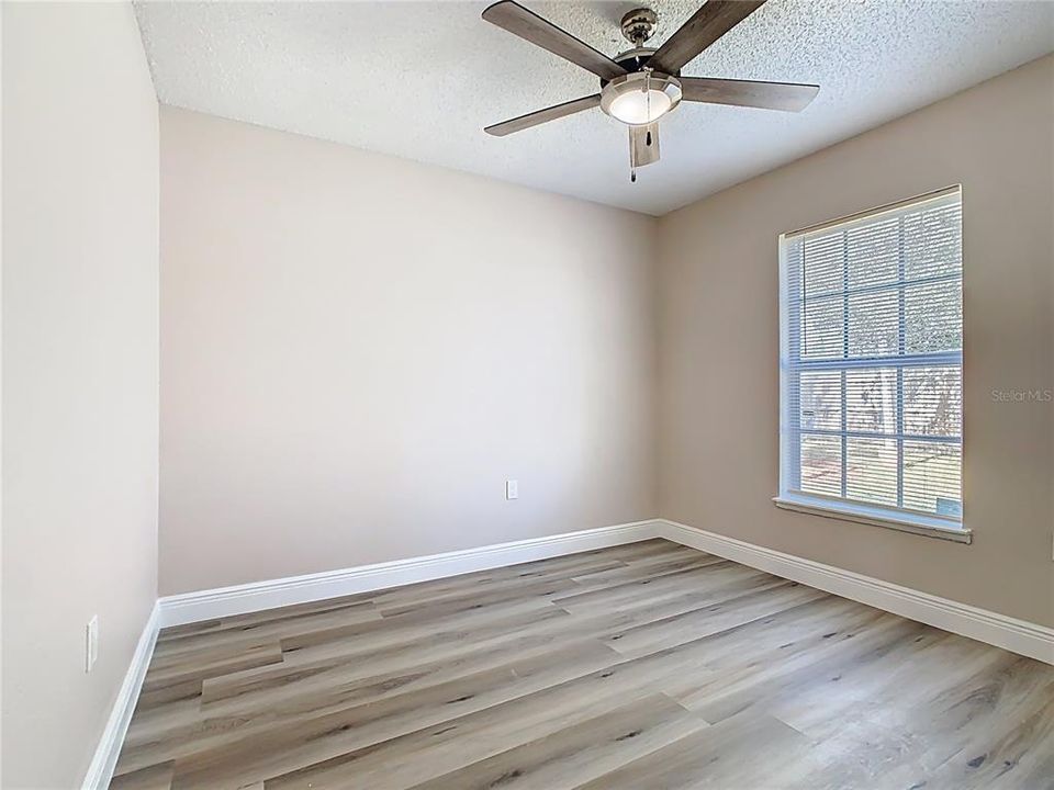 Под контрактом: $307,000 (4 спален, 2 ванн, 1652 Квадратных фут)