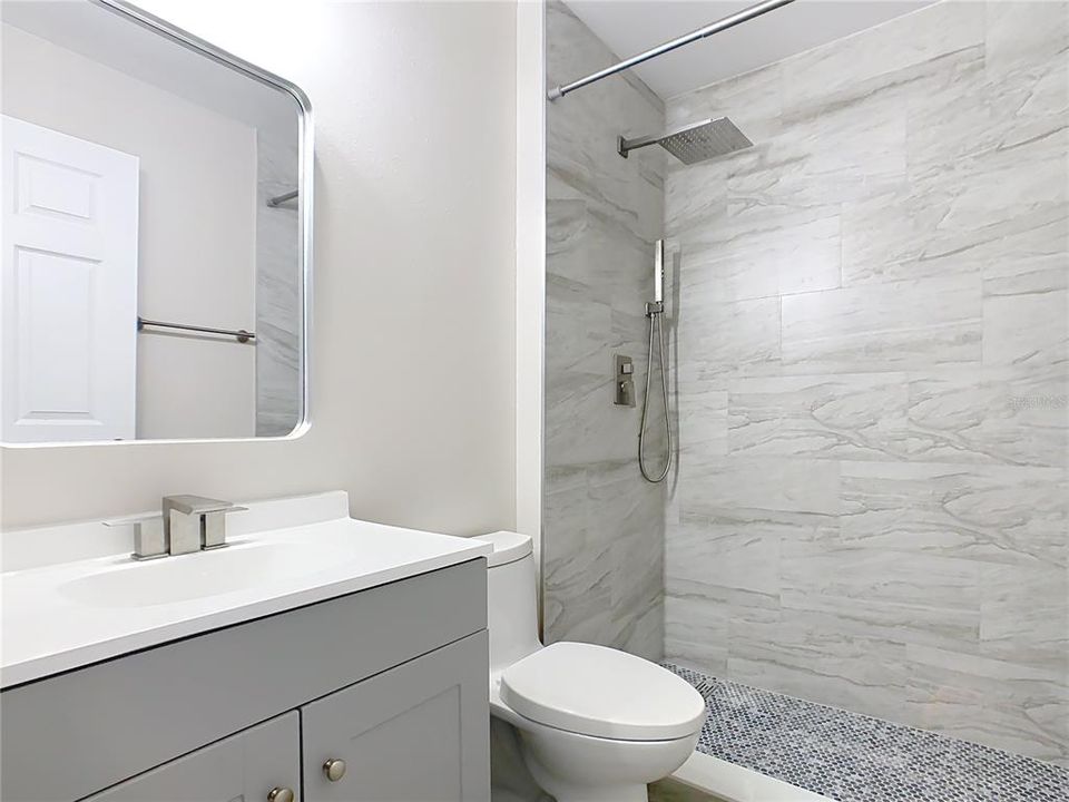 Под контрактом: $307,000 (4 спален, 2 ванн, 1652 Квадратных фут)