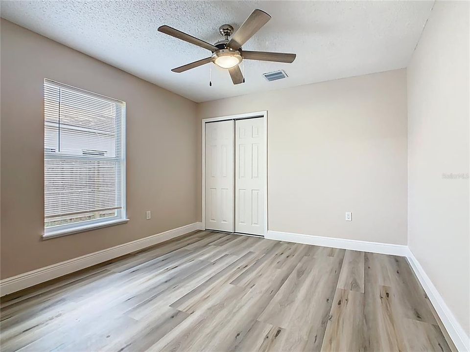 Под контрактом: $307,000 (4 спален, 2 ванн, 1652 Квадратных фут)