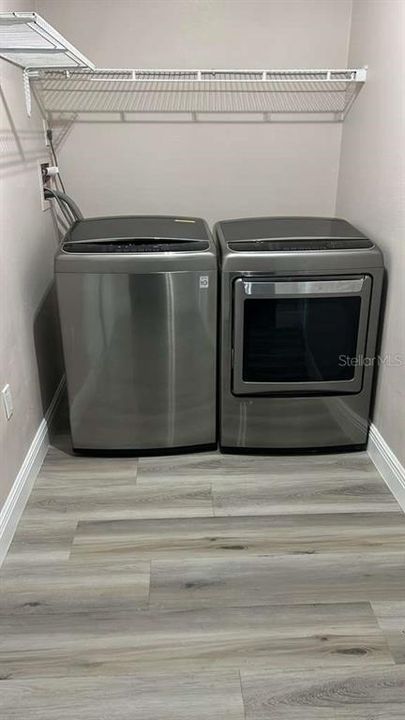 Под контрактом: $307,000 (4 спален, 2 ванн, 1652 Квадратных фут)