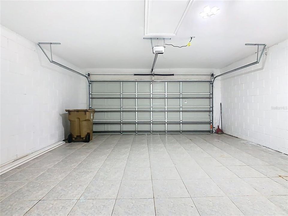 Под контрактом: $307,000 (4 спален, 2 ванн, 1652 Квадратных фут)