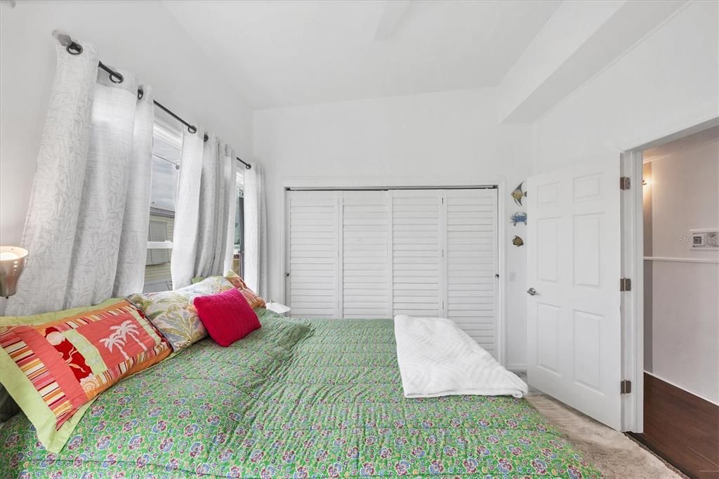 For Sale: $169,000 (2 beds, 2 baths, 1013 Square Feet)