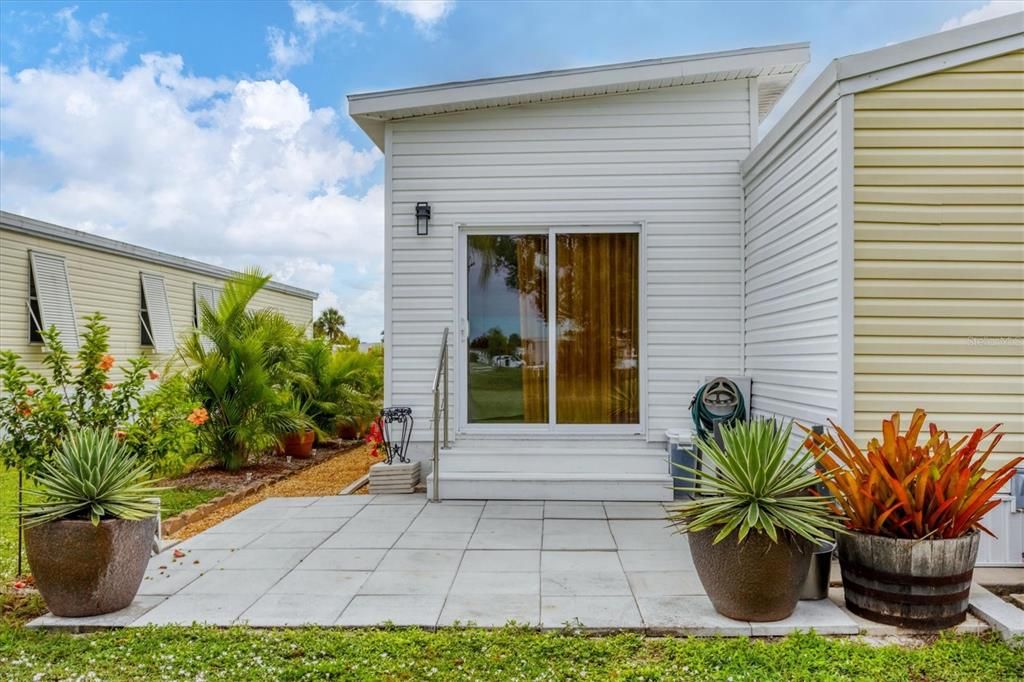 For Sale: $169,000 (2 beds, 2 baths, 1013 Square Feet)