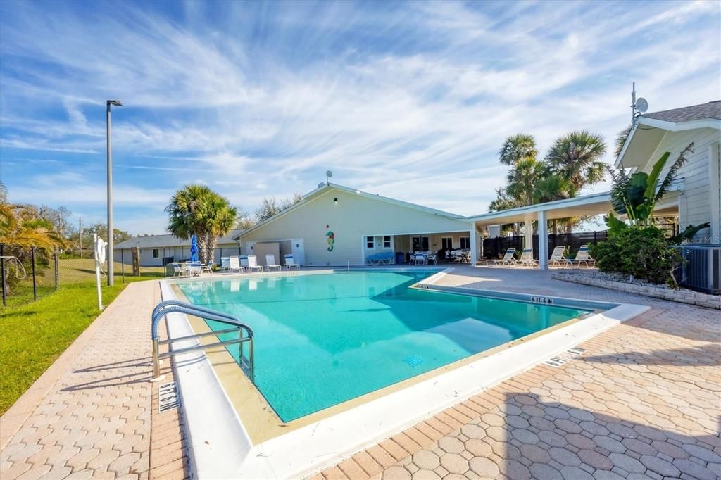 For Sale: $169,000 (2 beds, 2 baths, 1013 Square Feet)