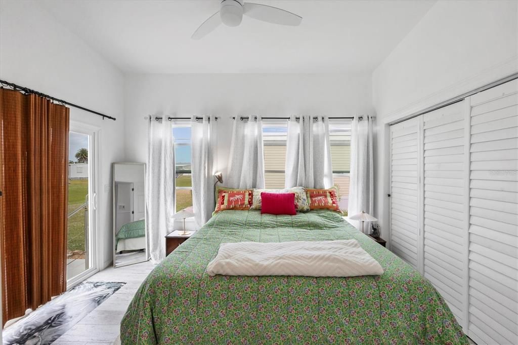 For Sale: $169,000 (2 beds, 2 baths, 1013 Square Feet)