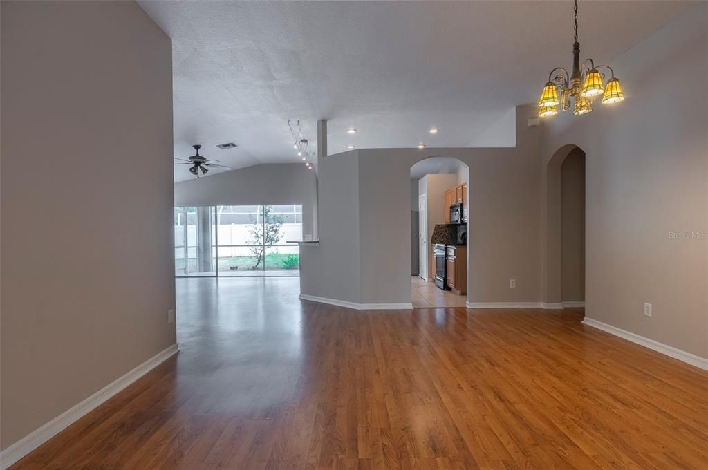 For Sale: $445,000 (3 beds, 2 baths, 1848 Square Feet)